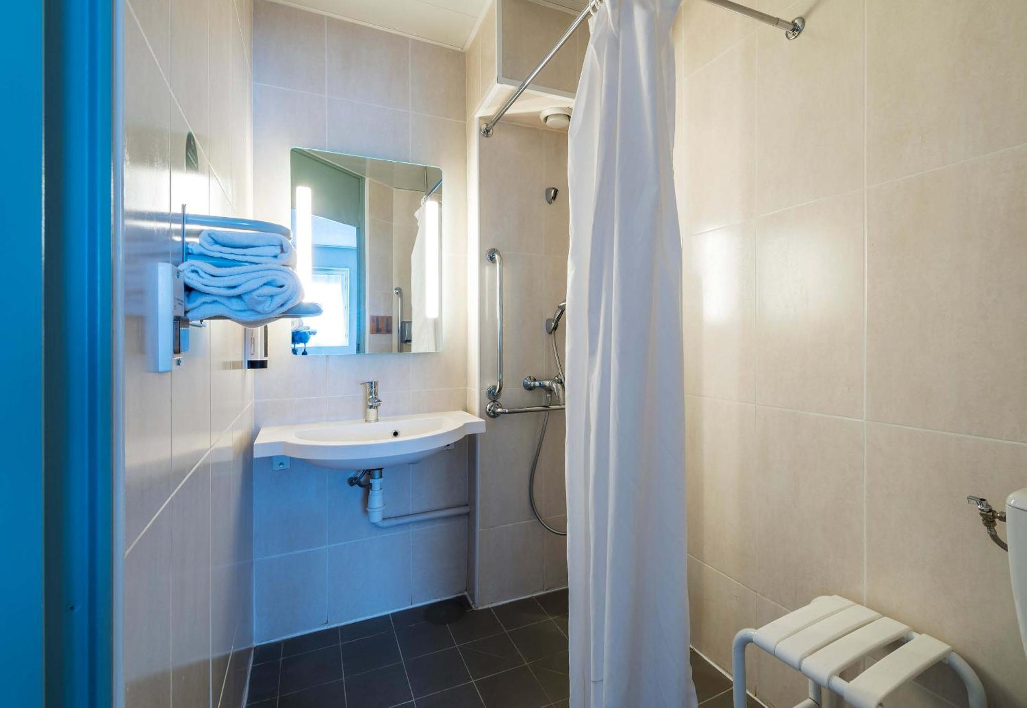 B&B Hotel Angers 2 Universite Beaucouzé Buitenkant foto